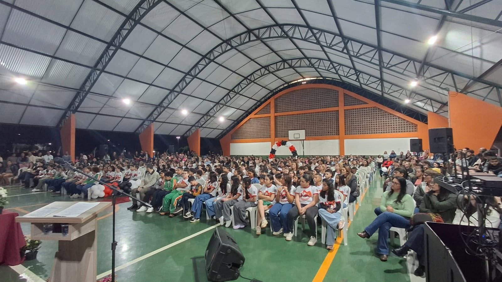 FORMATURA DO PROERD REÚNE MAIS DE 200 ALUNOS EM HOLAMBRA