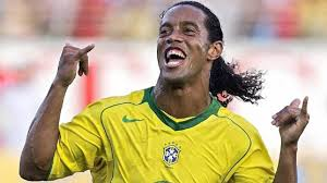 RONALDINHO GAÚCHO ANUNCIA RETORNO AO FUTEBOL E VAI DISPUTAR TERCEIRA DIVISÃO NA ITÁLIA