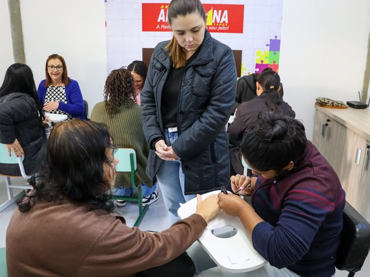 MANHÃ DE CUIDADOS LEVA BELEZA, ACOLHIMENTO E VALORIZAÇÃO ÀS MÃES ATÍPICAS NO CENTRO MUNICIPAL DO AUTISMO
