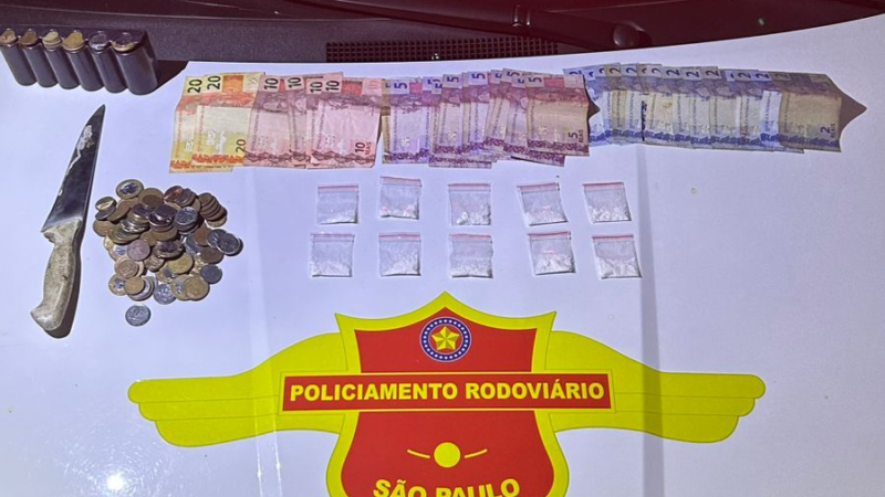PERSEGUIÇÃO TERMINA COM PRISÃO POR TRÁFICO NA SP-360 EM AMPARO