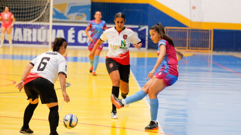 ADAGA JOGA PARA MANTER LIDERANÇA NA COPA JAGUARIÚNA DE FUTSAL FEMININO