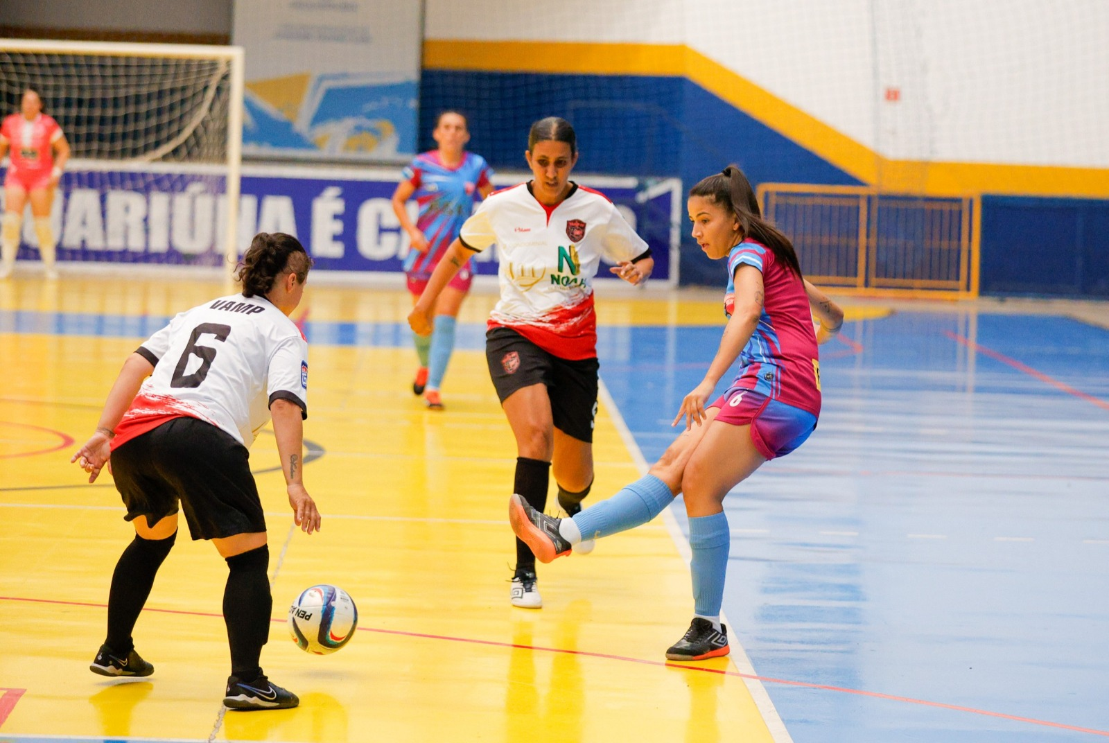 ADAGA JOGA PARA MANTER LIDERANÇA NA COPA JAGUARIÚNA DE FUTSAL FEMININO