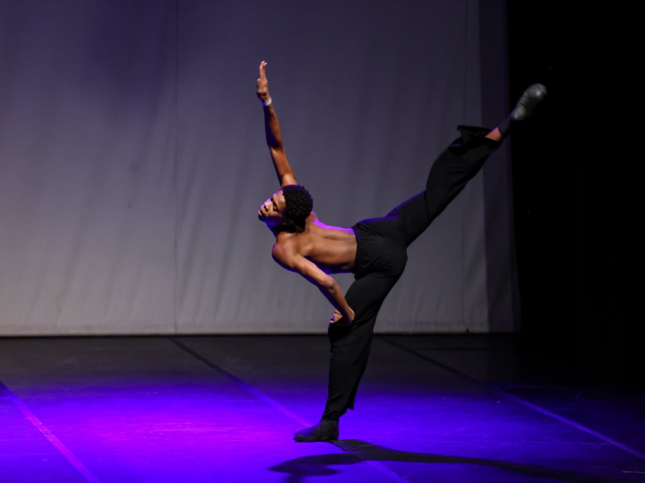 BAILARINO JAGUARIUNENSE FORMADO NA ESCOLA DAS ARTES CONQUISTA PRÊMIOS E GARANTE VAGA PARA FESTIVAL INTERNACIONAL