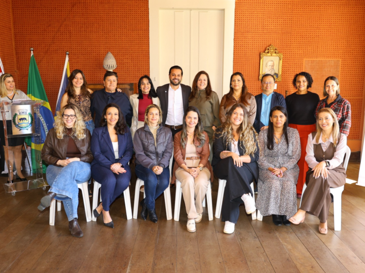 INTEGRANTES DO NOVO CONSELHO MUNICIPAL DOS DIREITOS DA MULHER DE JAGUARIÚNA TOMAM POSSE