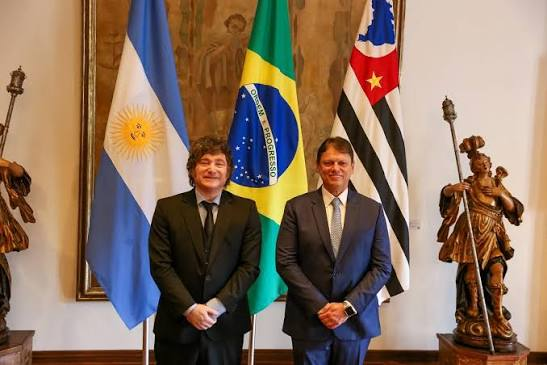 JAVIER MILEI SE REÚNE COM TARCÍSIO DE FREITAS NO PALÁCIO DOS BANDEIRANTES