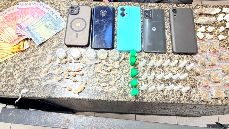 POLÍCIA MILITAR PRENDE INDIVÍDUO POR TRÁFICO DE DROGAS EM JAGUARIÚNA.