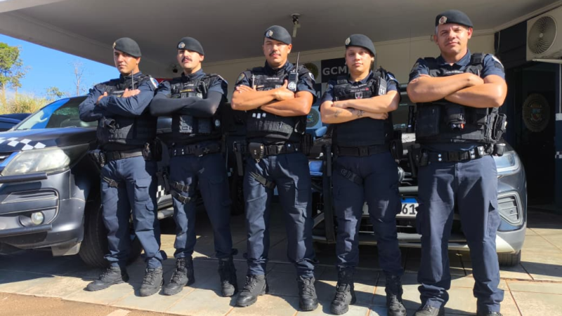 GCM PRENDE DUPLA EM FLAGRANTE POR TRÁFICO DE DROGAS EM SANTO ANTÔNIO DE POSSE
