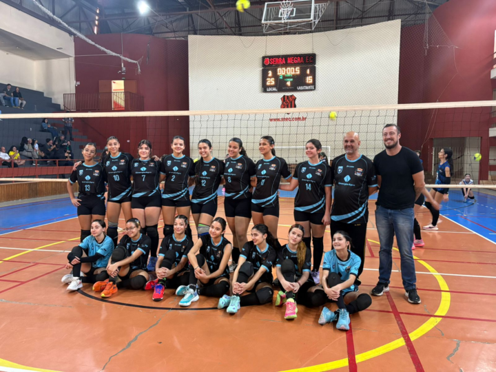 Vôlei feminino venceu duas partidas no domingo pela Copa Itatiba