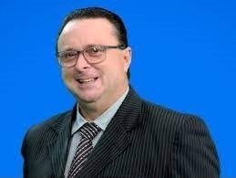 QUEM É ROBERTÃO CHAPA QUENTE?