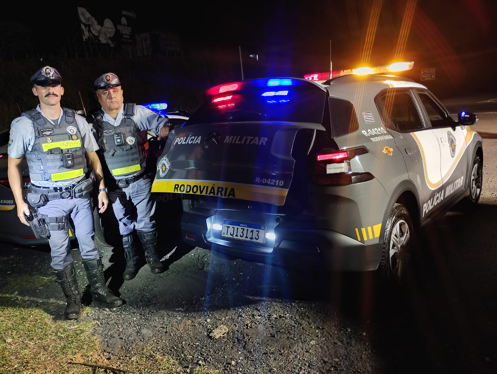 PROCURADO PELA JUSTIÇA É CAPTURADO DURANTE FISCALIZAÇÃO NA SP-340, EM MOGI GUAÇU