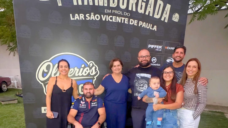 1ª Hamburgada da Oliverio’s Garage reúne 180 pessoas em ação beneficente pelo Lar São Vicente de Paula
