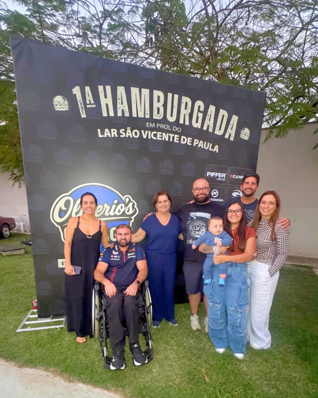 1ª Hamburgada da Oliverio’s Garage reúne 180 pessoas em ação beneficente pelo Lar São Vicente de Paula