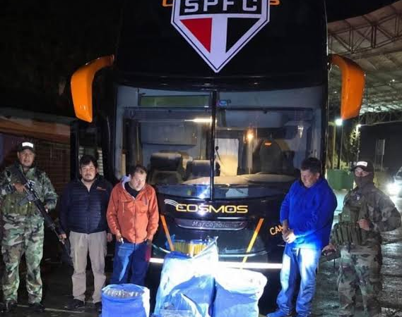 ÔNIBUS QUE SERIA USADO PELO SÃO PAULO É APREENDIDO COM 86,5 KG DE MACONHA NA BOLÍVIA