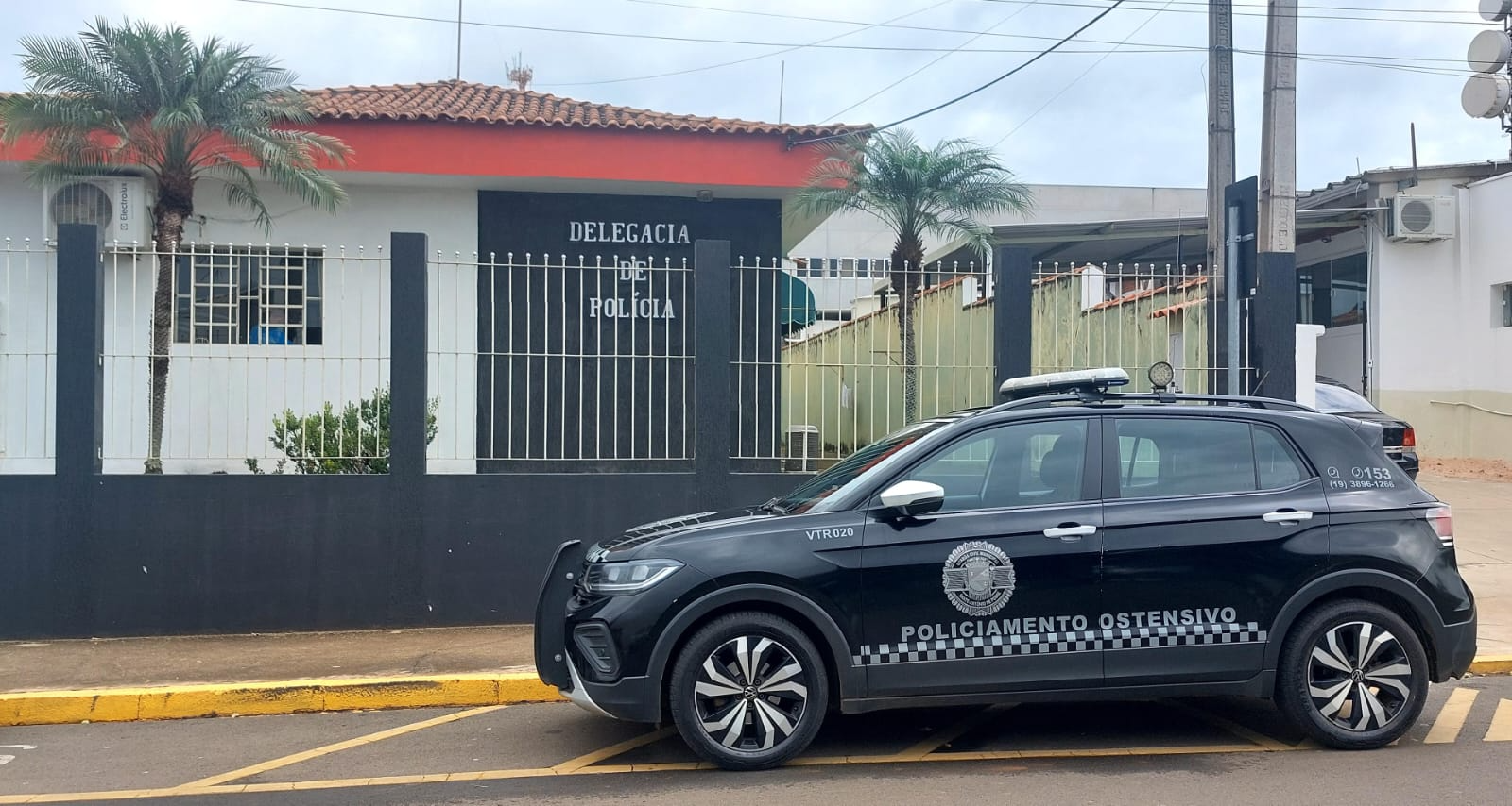 HOMEM É PRESO EM FLAGRANTE APÓS VIOLÊNCIA DOMÉSTICA E DANO A VEÍCULO EM SANTO ANTÔNIO DE POSSE
