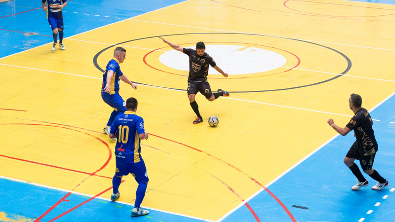 TAÇAS PRATA E OURO DO FUTSAL AMADOR REGISTRAM 73 GOLS NA PRIMEIRA RODADA