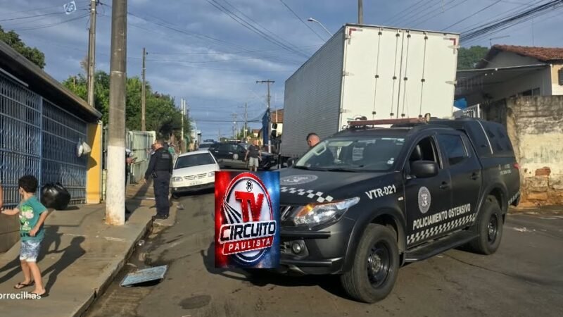 TRAGÉDIA EM SANTO ANTÔNIO DE POSSE: HOMEM É ATROPELADO POR MOTO, CAI NA VIA E MORRE APÓS SER ATINGIDO POR CAMINHÃO