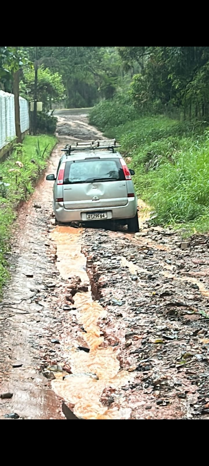 MORADORES DO TANQUINHO COBRAM PREFEITO DÁRIO SAADI: “ESTAMOS ILHADOS E NÃO CONSEGUIMOS SAIR DE CASA”