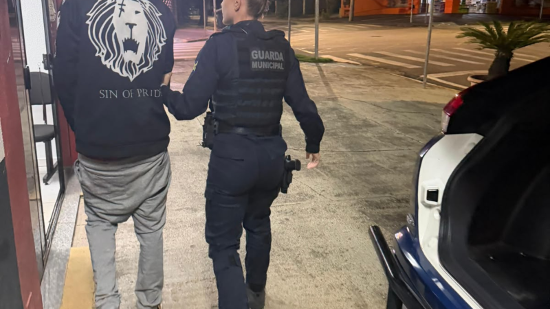 GUARDA MUNICIPAL PRENDE HOMEM EM FLAGRANTE POR VIOLÊNCIA DOMÉSTICA EM JAGUARIÚNA
