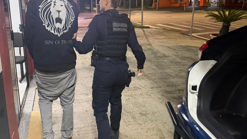GUARDA MUNICIPAL PRENDE HOMEM EM FLAGRANTE POR VIOLÊNCIA DOMÉSTICA EM JAGUARIÚNA