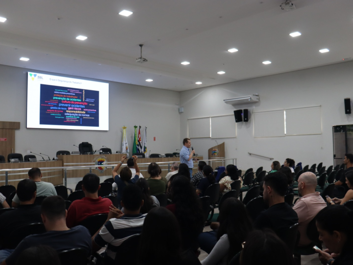 Santo Antônio de Posse: Prefeitura promove palestra para incentivar inovação e desenvolvimento profissional dos servidores
