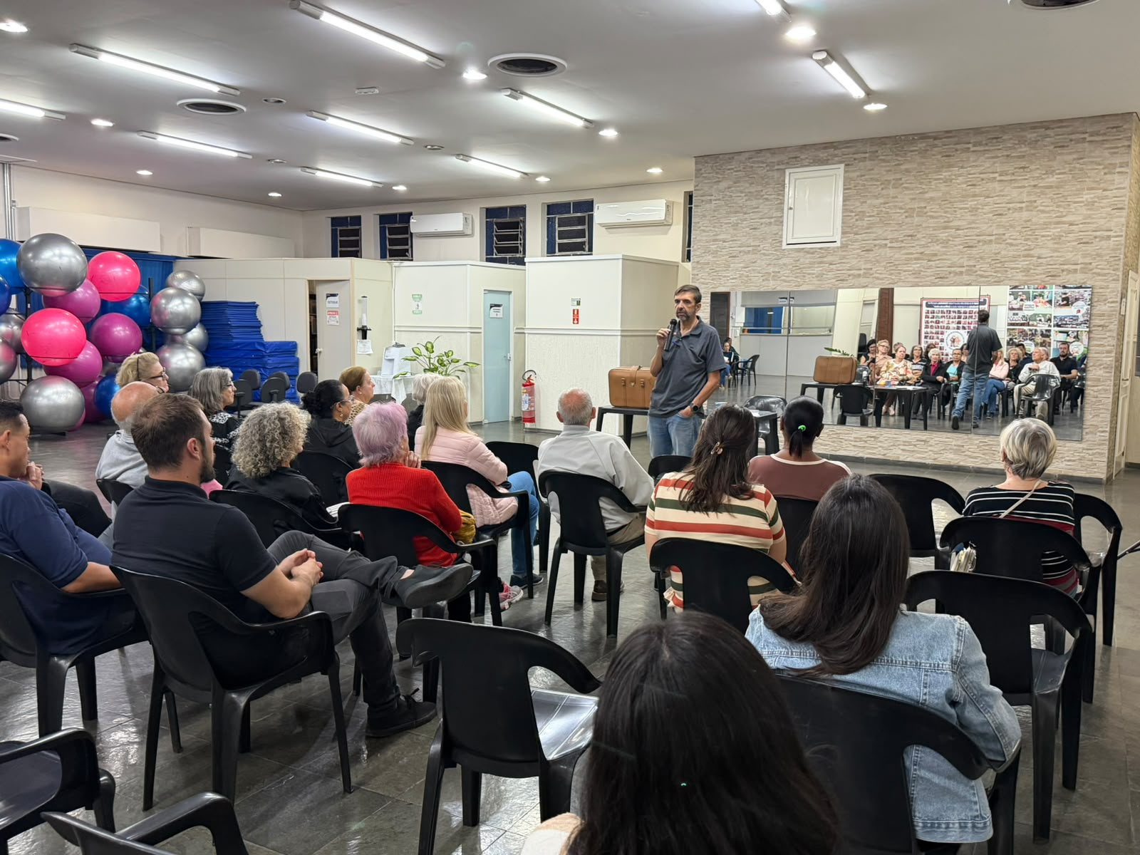 SERRA NEGRA – Palestra “Não carregue a mala” encerra programação de palestras do Fundo Social em 2026….