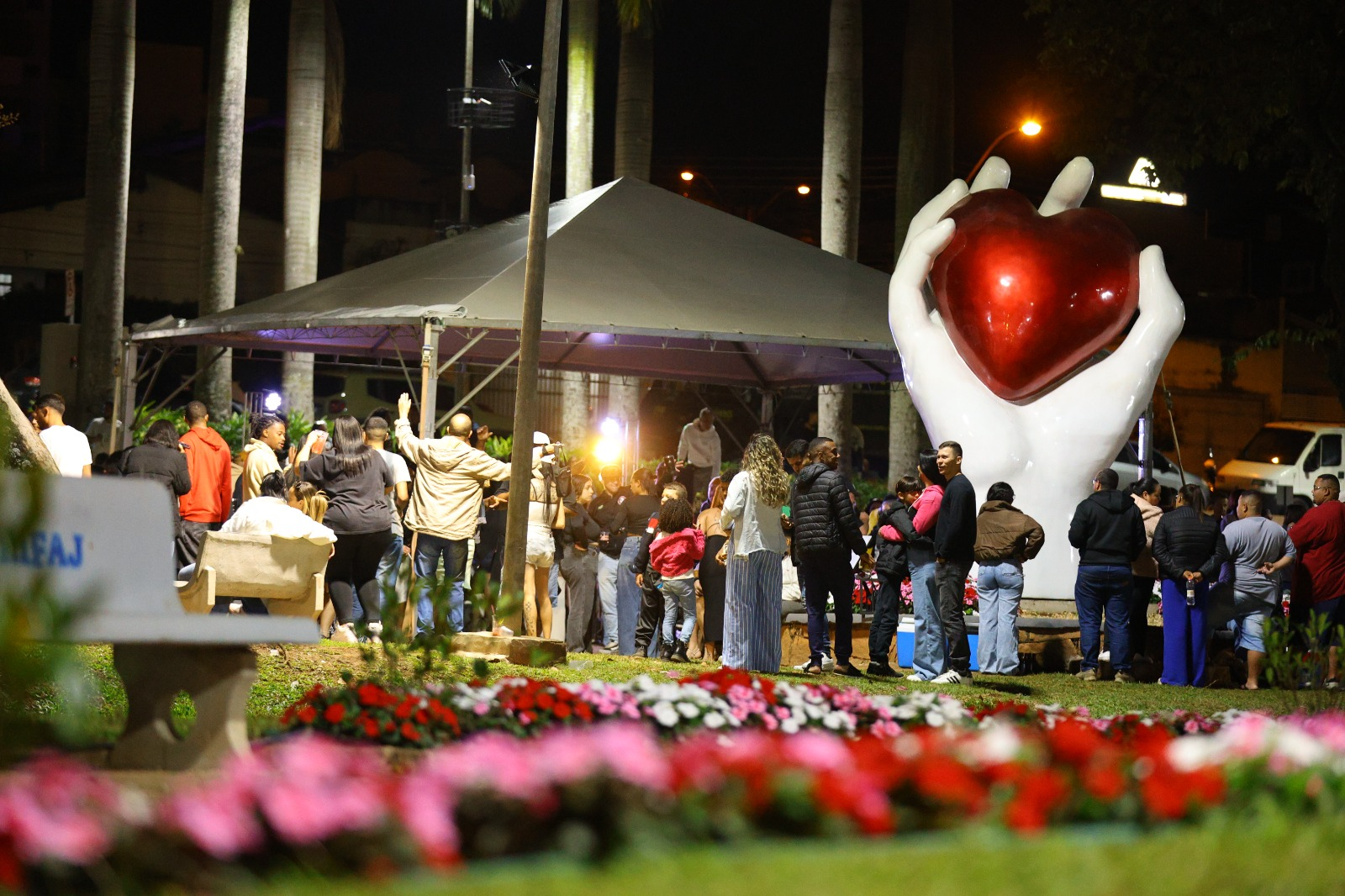 SAMBA NO PARQUE CELEBRA UM ANO DA BATERIA PEGADA DA ONÇA NESTE DOMINGO NA PRAÇA DO AMOR