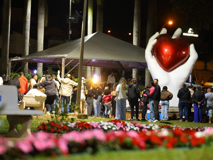 SAMBA NO PARQUE CELEBRA UM ANO DA BATERIA PEGADA DA ONÇA NESTE DOMINGO NA PRAÇA DO AMOR