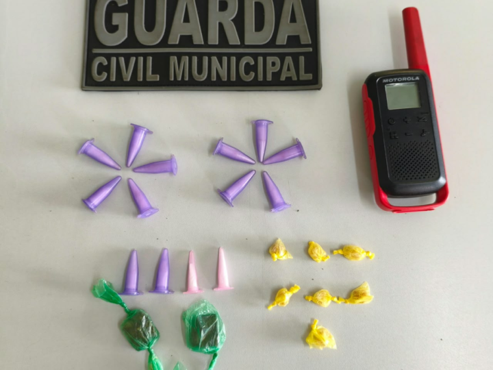 GCM PRENDE DOIS SUSPEITOS POR TRÁFICO DE DROGAS EM SANTO ANTÔNIO DE POSSE