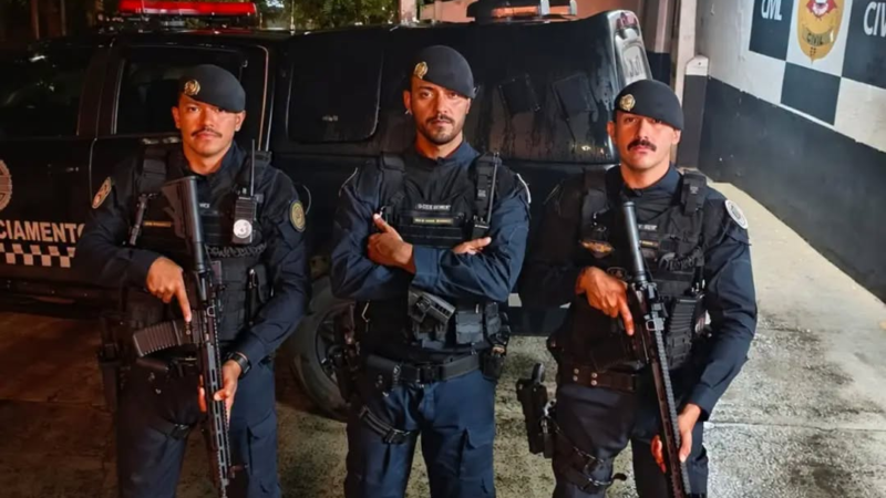 GCM APREENDE DROGAS E DINHEIRO DURANTE AÇÃO CONTRA O TRÁFICO EM SANTO ANTÔNIO DE POSSE