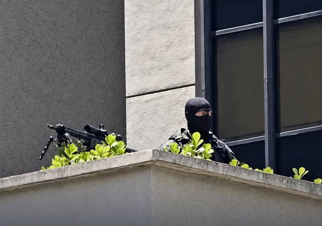 POLÍCIA MILITAR POSICIONA SNIPERS EM PRÉDIOS DURANTE ATO POLÍTICO NA AVENIDA PAULISTA