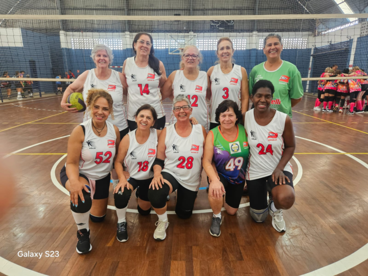 VOLEIBOL ADAPTADO DE AMPARO VENCE QUATRO PARTIDAS E AVANÇA NA COPA SÃO PEDRO