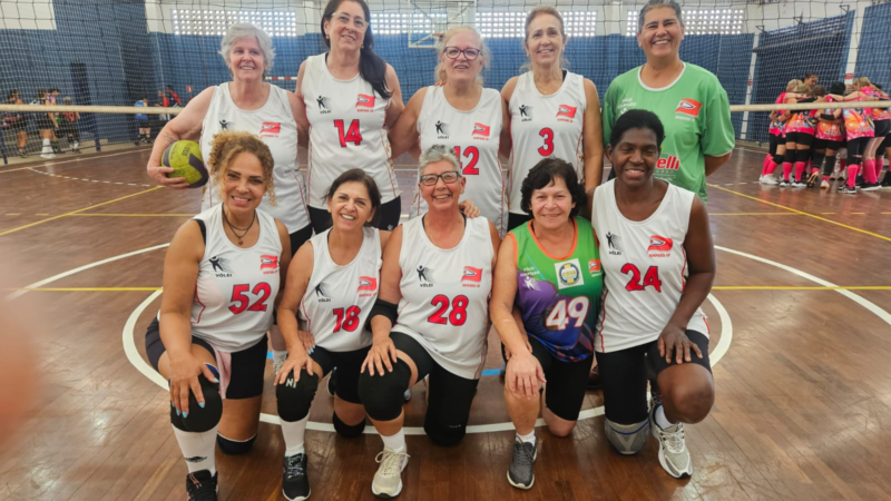 VOLEIBOL ADAPTADO DE AMPARO VENCE QUATRO PARTIDAS E AVANÇA NA COPA SÃO PEDRO
