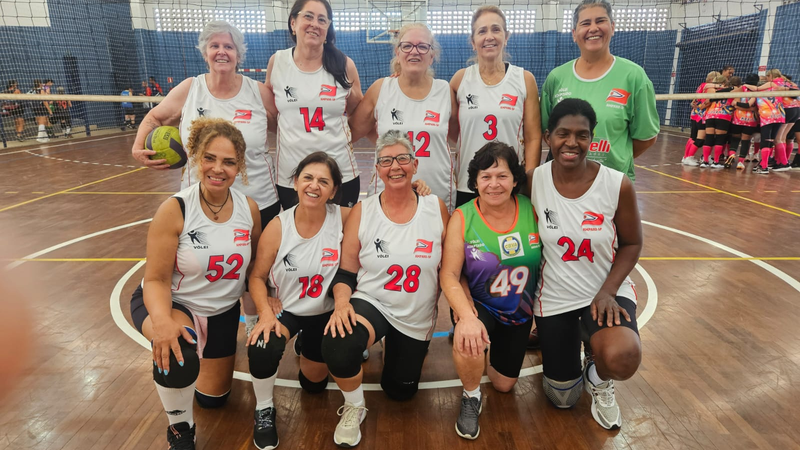 VOLEIBOL ADAPTADO DE AMPARO VENCE QUATRO PARTIDAS E AVANÇA NA COPA SÃO PEDRO