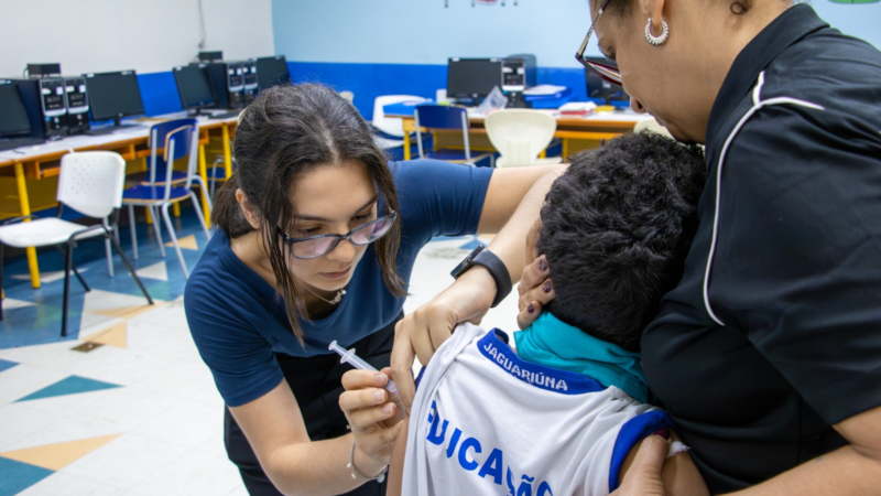 JAGUARIÚNA REFORÇA VACINAÇÃO NAS ESCOLAS E AMPLIA PROTEÇÃO DE ALUNOS E PROFESSORES