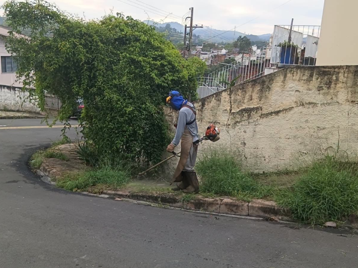 OPERAÇÃO LIMPA BAIRRO CHEGA AO LOTEAMENTO JARDIM REINALDO