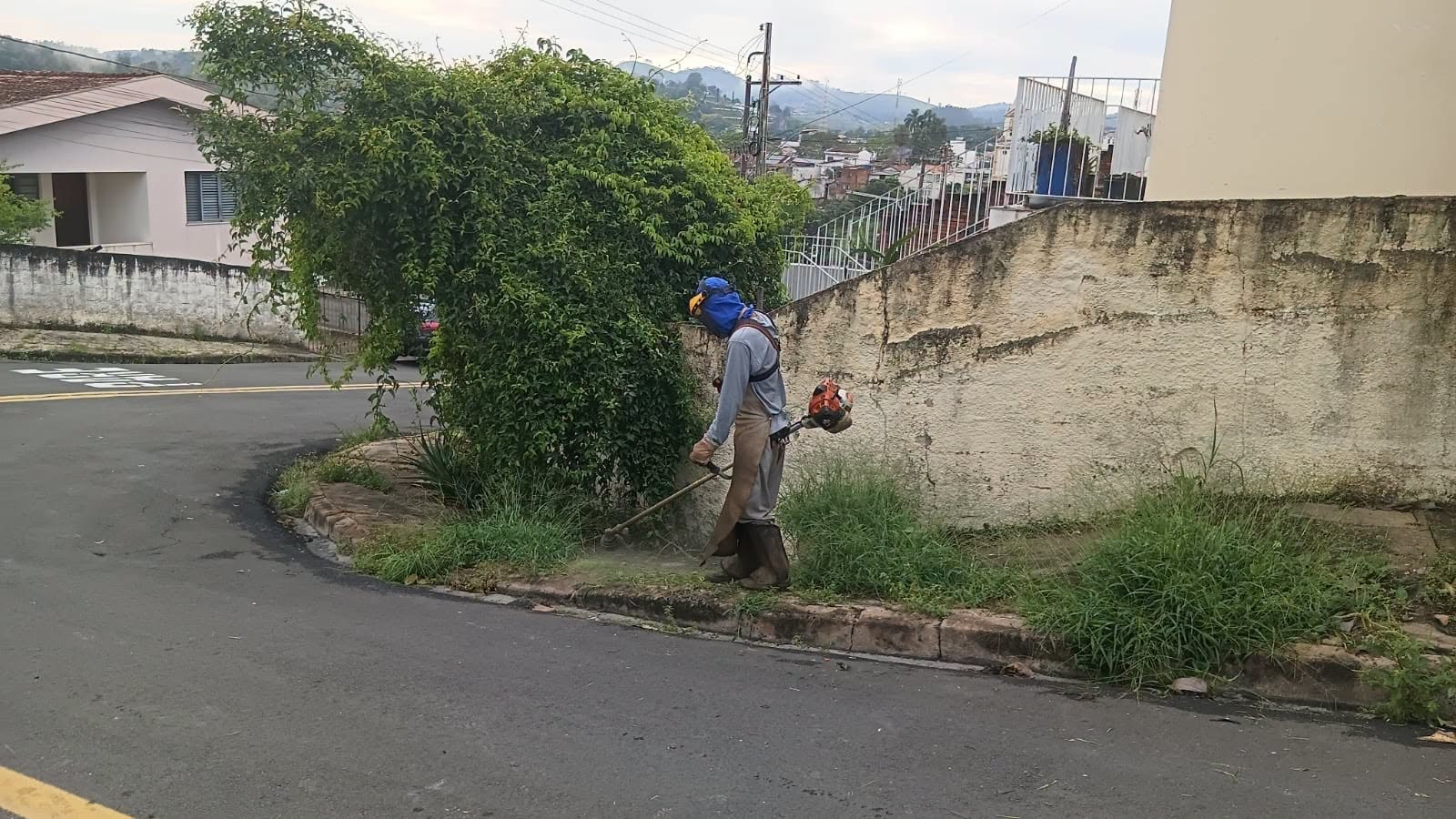 OPERAÇÃO LIMPA BAIRRO CHEGA AO LOTEAMENTO JARDIM REINALDO