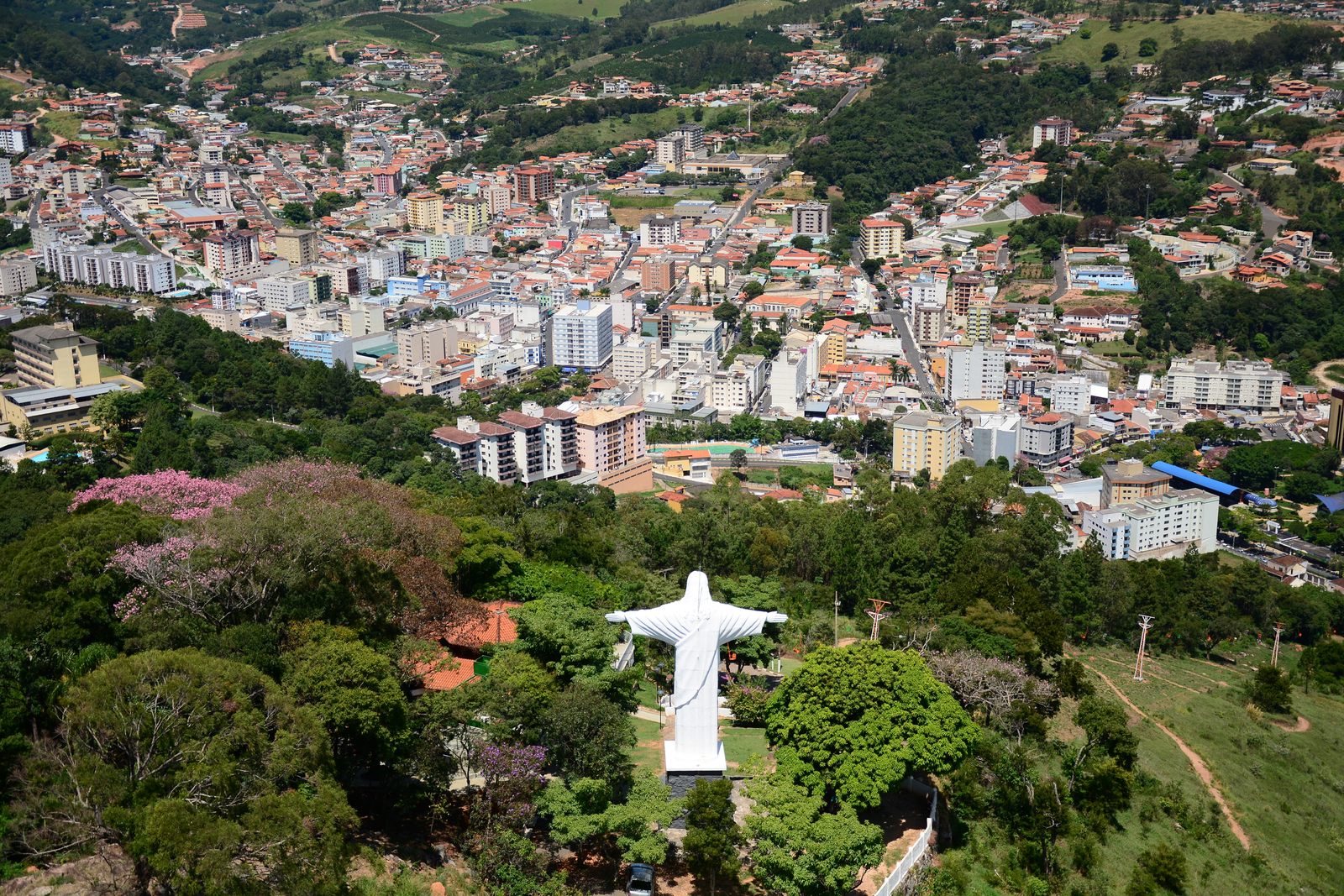 SERRA NEGRA – Prefeitura orienta responsáveis por fontes particulares sobre cumprimento das normas de qualidade da água .