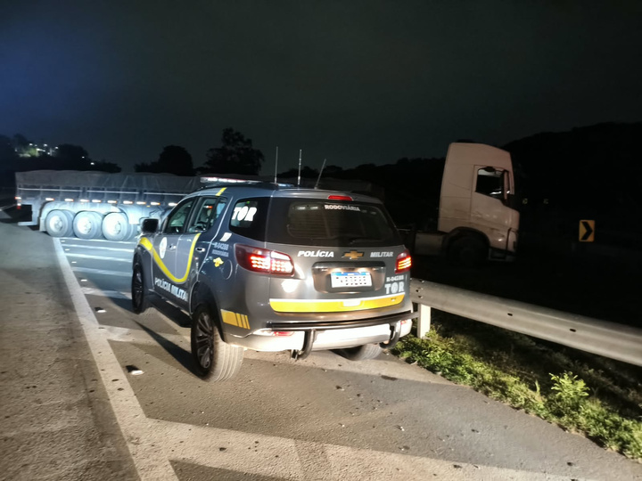 TOR FRUSTRA ROUBO DE CARGA, LIBERTA MOTORISTA FEITO REFÉM E RECUPERA CAMINHÃO COM R$ 152,6 MIL EM VERGALHÕES