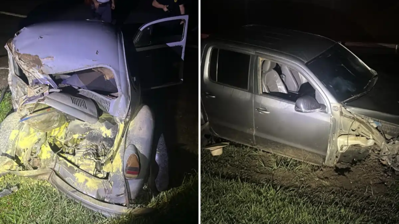 COLISÃO ENTRE AMAROK E FUSCA TERMINA COM DUAS MORTES NA DOM PEDRO I