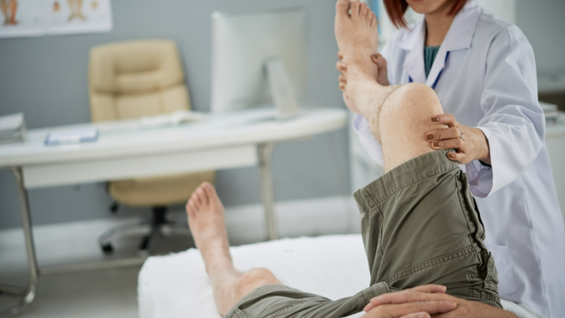 Com pacientes aguardando desde 2014, Prefeitura inicia cirurgias de artroscopia e retirada de síntese