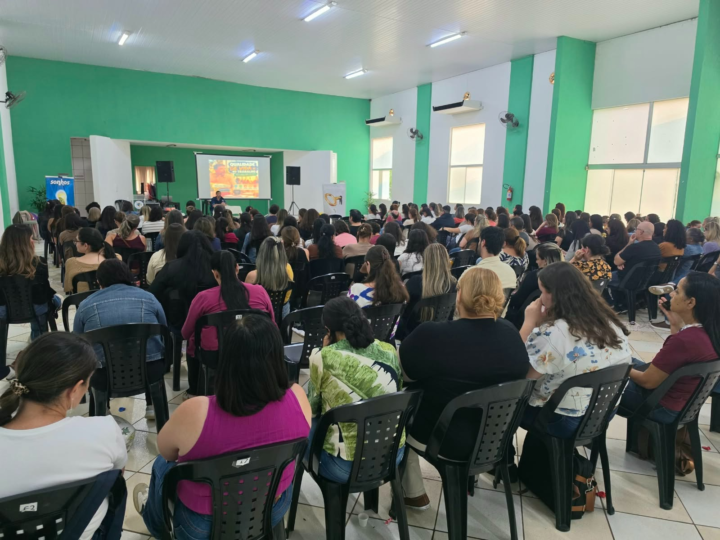 Prefeitura promove homenagem aos profissionais da Educação em celebração antecipada ao Dia dos Professores