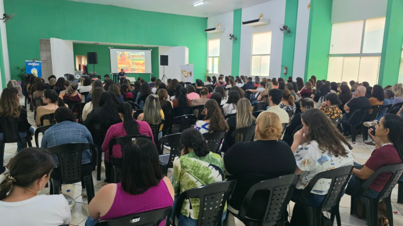 Prefeitura promove homenagem aos profissionais da Educação em celebração antecipada ao Dia dos Professores