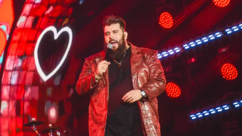 Após show de Gusttavo Lima, apresentação do Panda no JRF decepciona internautas: “Faltou presença de palco”