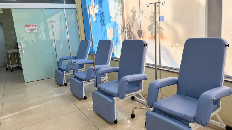 UPA DE JAGUARIÚNA RECEBE NOVAS POLTRONAS PARA AMPLIAR CONFORTO DOS PACIENTES