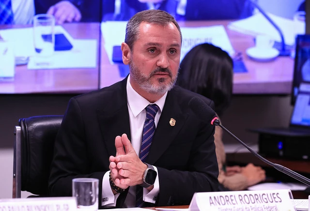 ÁGUA BATEU NA BUNDA? PARTE 2: PF ARQUIVA APURAÇÃO SOBRE SUPOSTA AÇÃO DE TRUMP NAS ELEIÇÕES
