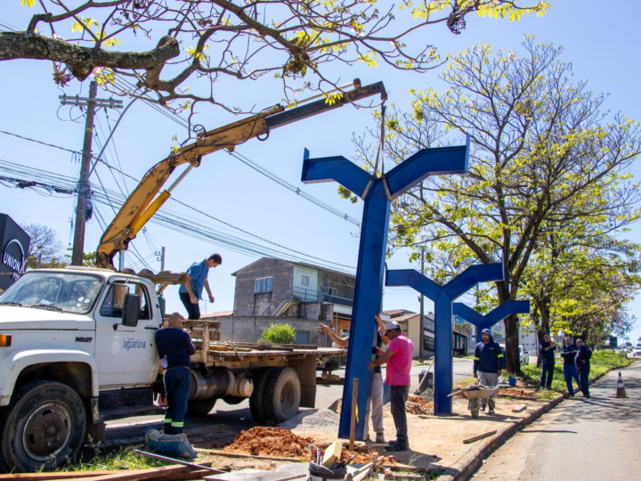 PREFEITURA DE JAGUARIÚNA INICIA RECONSTRUÇÃO DE ABRIGO DE ÔNIBUS DESTRUÍDO NA SP-095