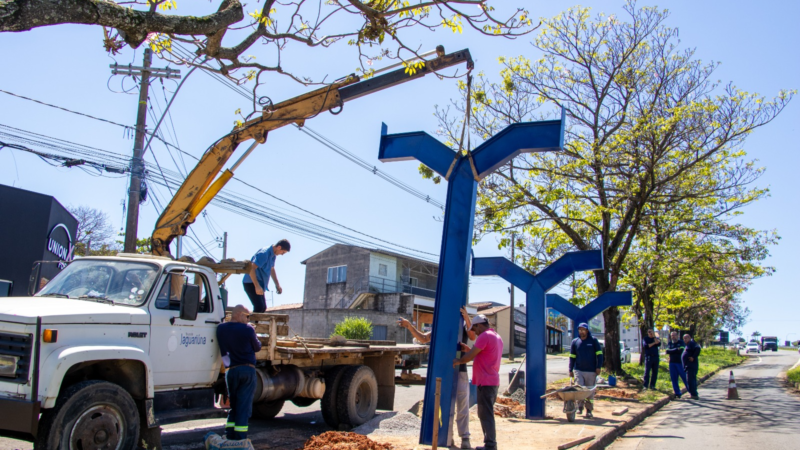 PREFEITURA DE JAGUARIÚNA INICIA RECONSTRUÇÃO DE ABRIGO DE ÔNIBUS DESTRUÍDO NA SP-095