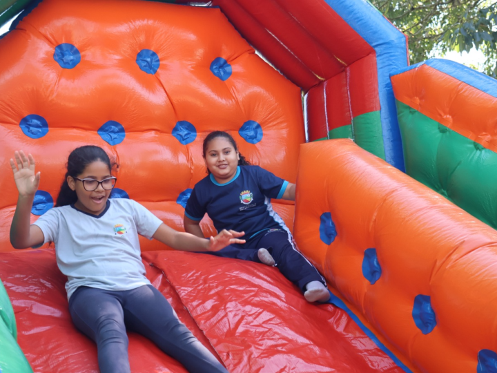 Santo Antônio de Posse – Escolas do município celebram Mês da Criança com brincadeiras e cardápio especial