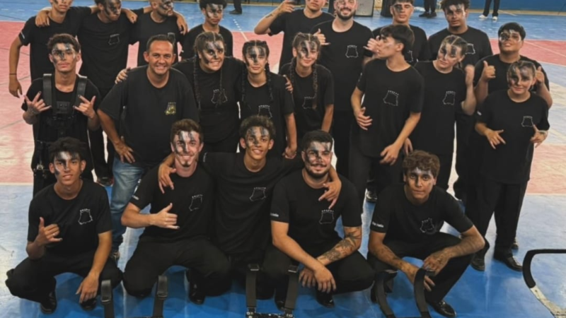 Fanjov_Drumline leva o nome de Serra Negra a competição internacional e busca vaga no Mundial Serra Negra estará no centro de uma disputa internacional de Drum Battle no próximo dia 10 de outubro. A Fanjov_Drumline participa, em Mairiporã, do International Open Championship, competição que reunirá grupos de alto nível, inclusive representantes internacionais, e que poderá abrir caminho para o campeonato mundial da modalidade.